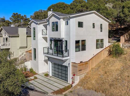 Attached, Exterior, Facade, Modern