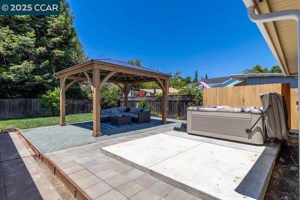 Exterior, Hot Tub