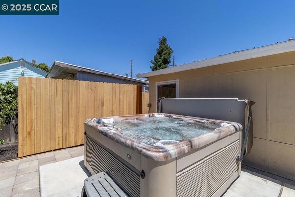 Exterior, Hot Tub