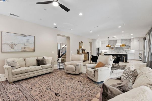 Dining room, Interior, Kitchen, Living room, Pendant Lights, Recessed Lighting, Stainless Steel Appliances