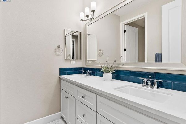 Bathroom, Dual Sink Vanities, Interior