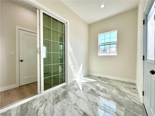 Empty room, Interior, Marble, Recessed Lighting