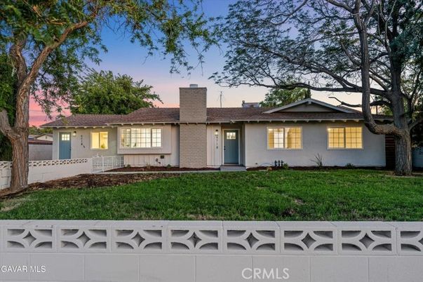 Backyard, Exterior, Facade, Ranch