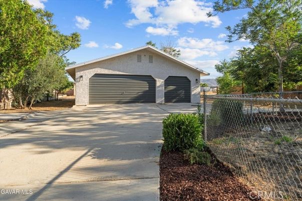 Detached Garage, Exterior