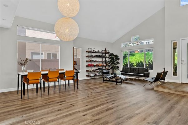 Chandelier, Dining room, Interior, Recessed Lighting, Wood Texture Flooring