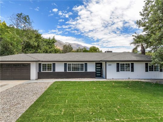 Attached, Exterior, Facade, Ranch