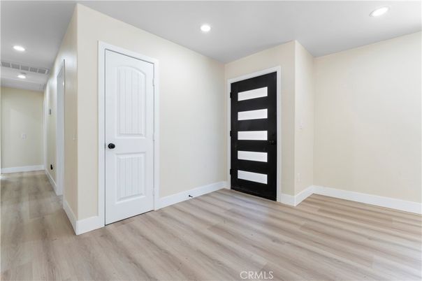 Empty room, Interior, Recessed Lighting, Wood Texture Flooring