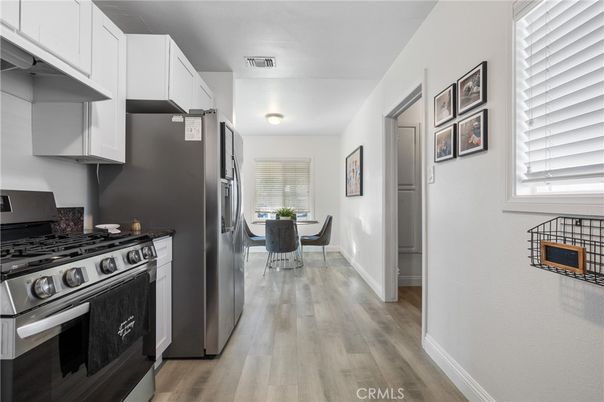 Dining room, Interior, Kitchen, Stainless Steel Appliances, Wood Texture Flooring