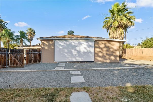 Detached Garage, Exterior