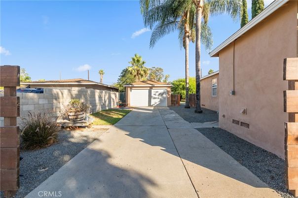 Detached Garage, Exterior