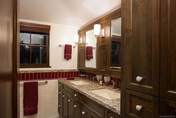 Bathroom, Dual Sink Vanities, Interior