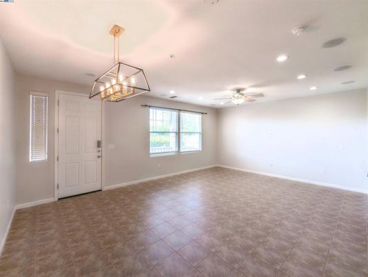Empty room, Interior, Pendant Lights, Recessed Lighting