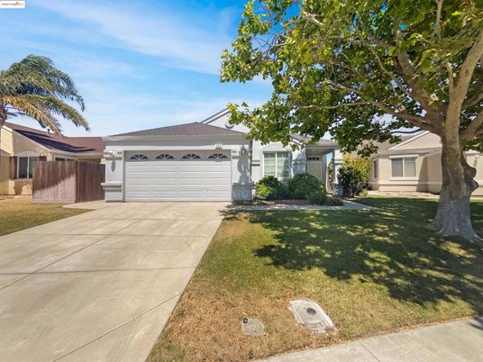Attached, Backyard, Exterior, Facade, Ranch