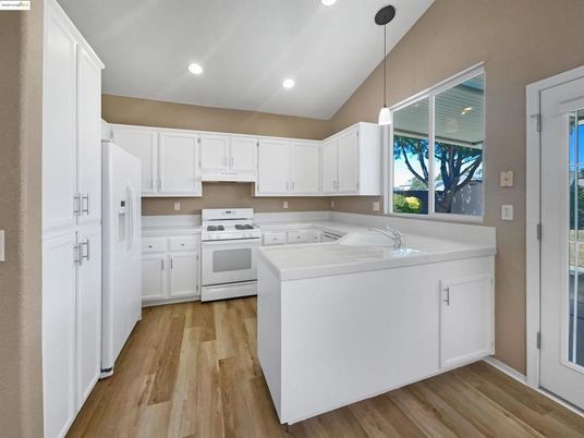 Interior, Kitchen, Pendant Lights, Recessed Lighting, Washer, Wood Texture Flooring