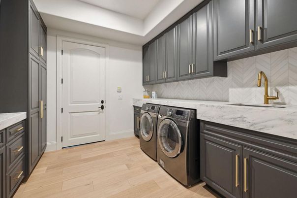 Interior, Washer, Wood Texture Flooring
