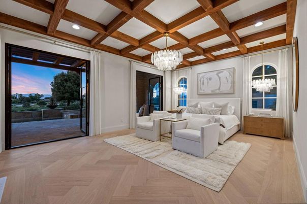 Chandelier, Interior, Living room, Recessed Lighting, Wooden Beams, Wood Texture Flooring