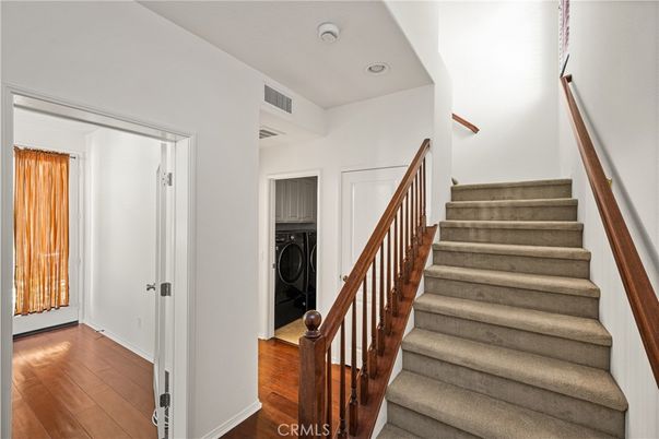 Interior, Recessed Lighting, Washer, Wood Texture Flooring