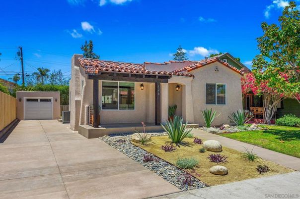 Detached Garage, Exterior, Facade, Spanish Mediterranean