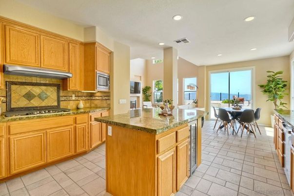 Dining room, Interior, Kitchen, Recessed Lighting, Water