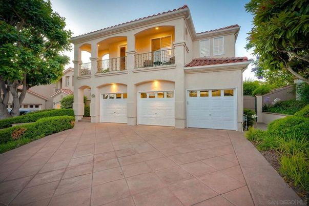 Attached, Exterior, Facade, Mediterranean