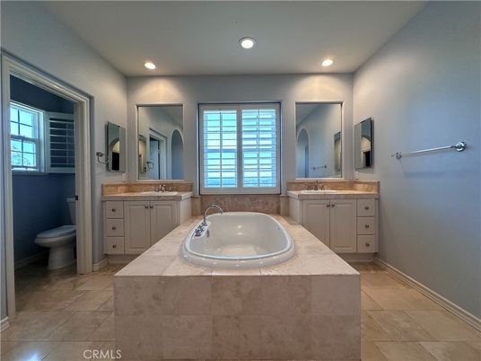 Bathroom, Dual Sink Vanities, Interior, Recessed Lighting