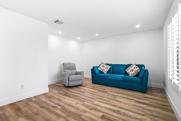 Interior, Recessed Lighting, Wood Texture Flooring