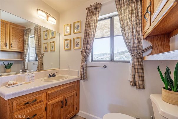 Bathroom, Interior, Tile Countertops