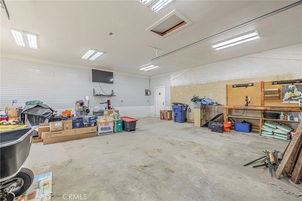 Garage, Interior