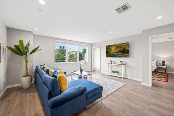 Interior, Living room, Recessed Lighting, Wood Texture Flooring
