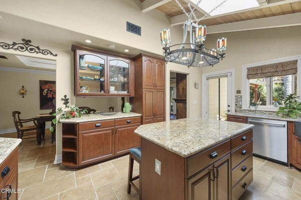 Chandelier, Dining room, Interior, Kitchen, Recessed Lighting, Stainless Steel Appliances, Wooden Ceilings