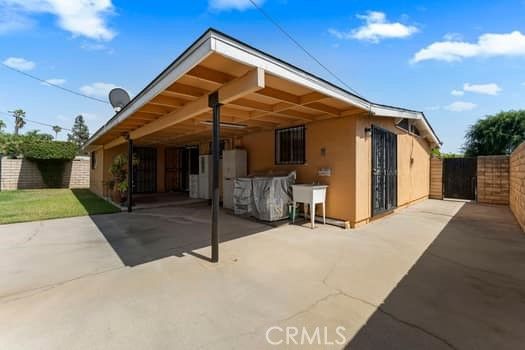 Backyard, Exterior