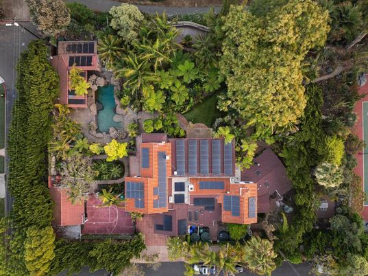 Exterior, Drone