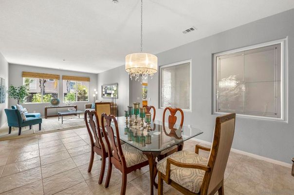 Chandelier, Dining room, Interior, Living room