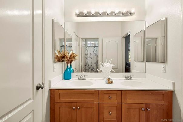 Bathroom, Dual Sink Vanities, Interior