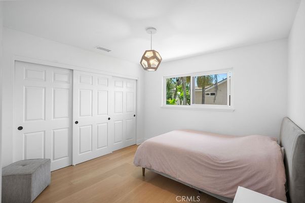 Bedroom, Interior, Pendant Lights, Wood Texture Flooring