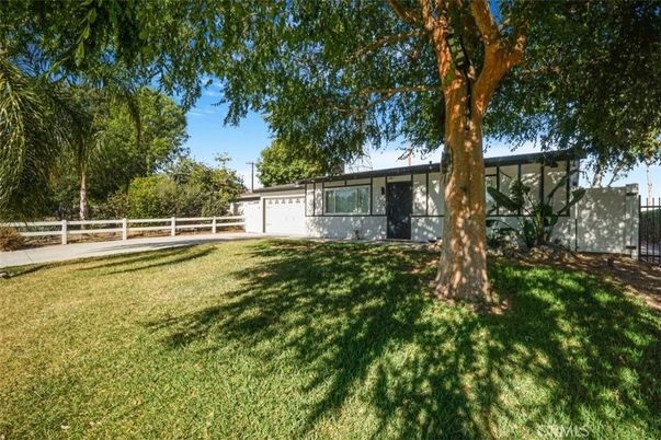 Backyard, Detached Garage, Exterior