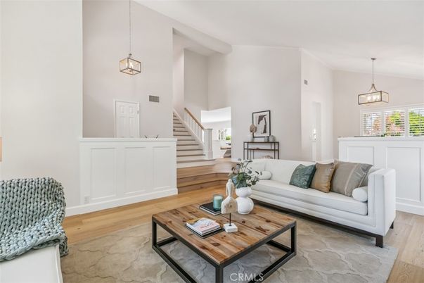 Interior, Living room, Pendant Lights, Wood Texture Flooring