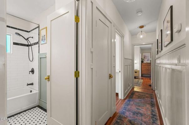 Bathroom, Interior, Pendant Lights, Wood Texture Flooring
