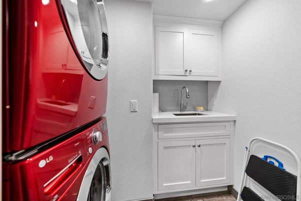 Interior, Recessed Lighting, Washer