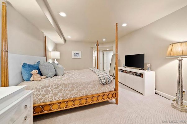 Bedroom, Interior, Recessed Lighting