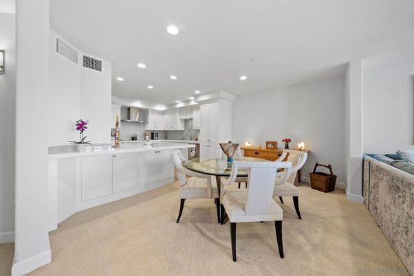 Dining room, Interior, Kitchen, Recessed Lighting