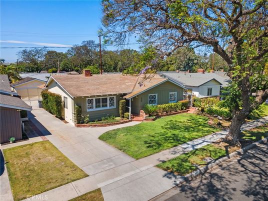 Backyard, Exterior, Facade, Ranch