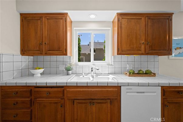 Interior, Kitchen, Recessed Lighting, Tile Countertops, Water
