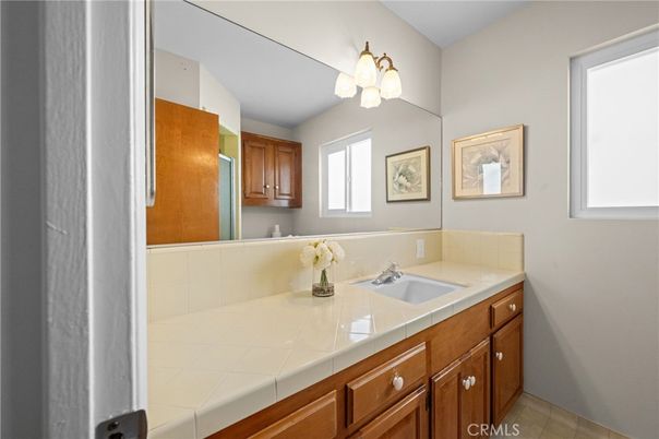Bathroom, Interior, Tile Countertops