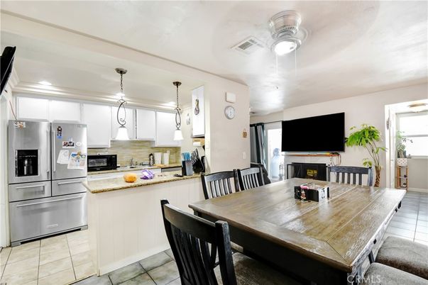 Dining room, Interior, Kitchen, Pendant Lights, Stainless Steel Appliances