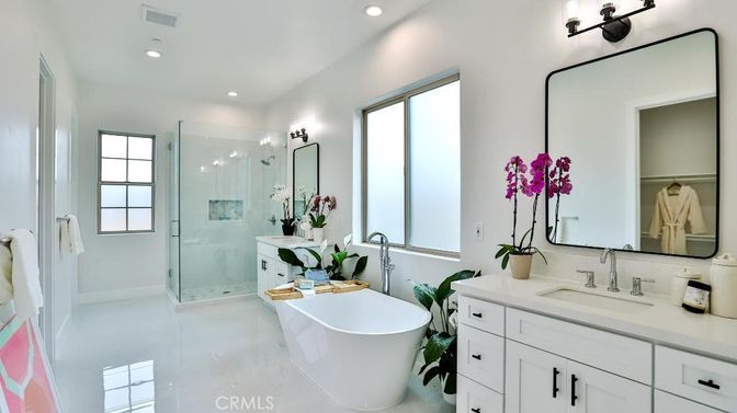 Bathroom, Dual Sink Vanities, Free Standing Baths, Glass Shower, Interior, Recessed Lighting