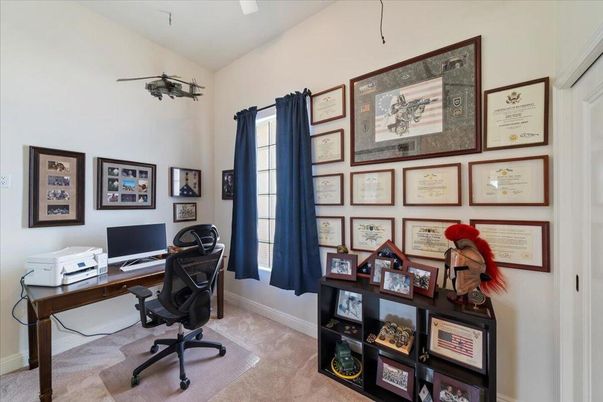 Home Office, Interior