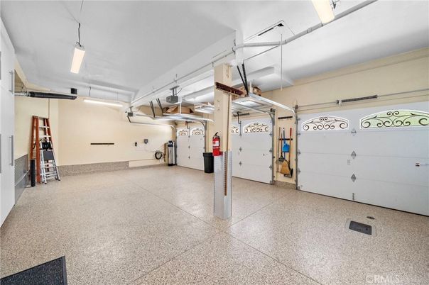 Garage, Interior