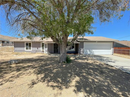 Attached, Exterior, Facade, Ranch