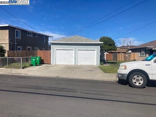 Detached Garage, Exterior